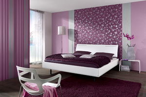 Дизайн штор к фиолетовым обоям — правила с фото